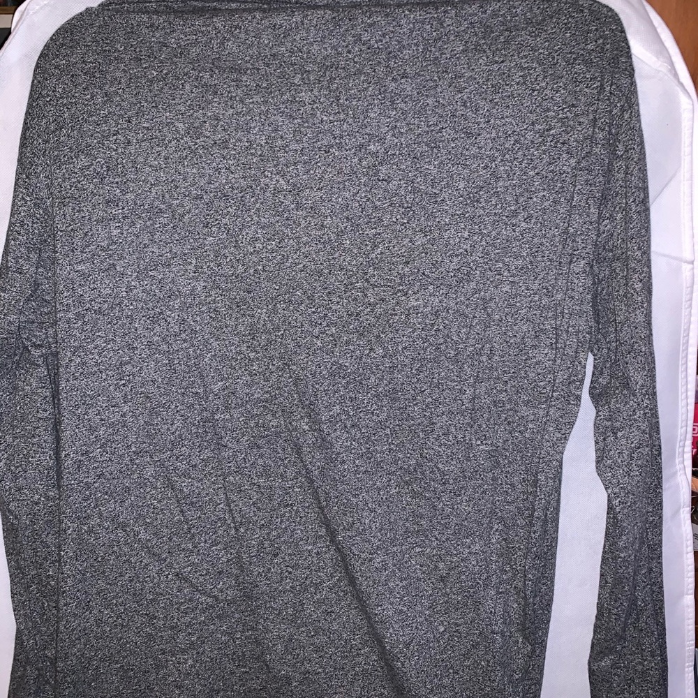 Long sleeve grey vs pink shirt